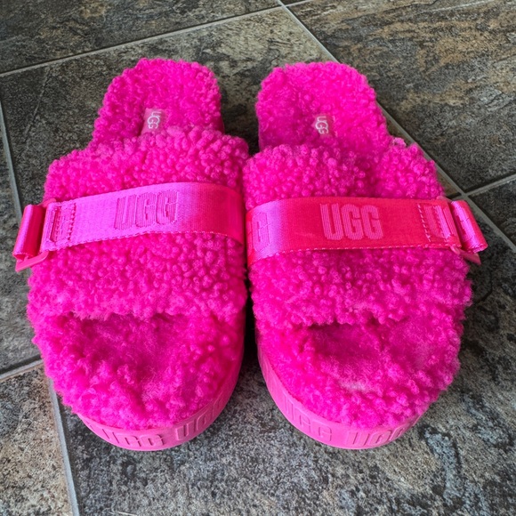 UGG Fluffita Slip-On Slide Slipper Sandal- Taffy Pink, Women’s Size 7 - Picture 1 of 9